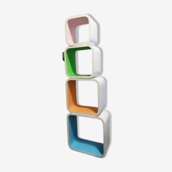 Cubes étagère gigogne en bois blanc intérieur coloré x4
