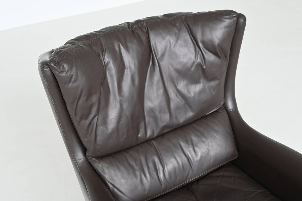 Pair of Durlet lounge chairs in brown leather Belgium 1960