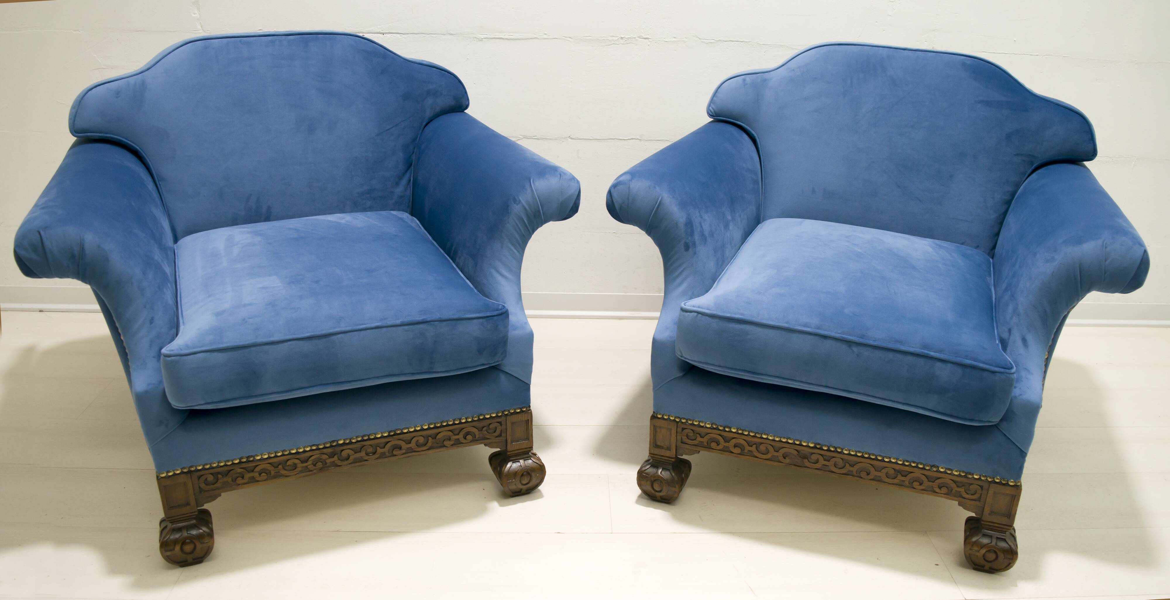 Pair of 19th Century Neo Renaissance Oak and Blue Velvet Italian Armchairs
