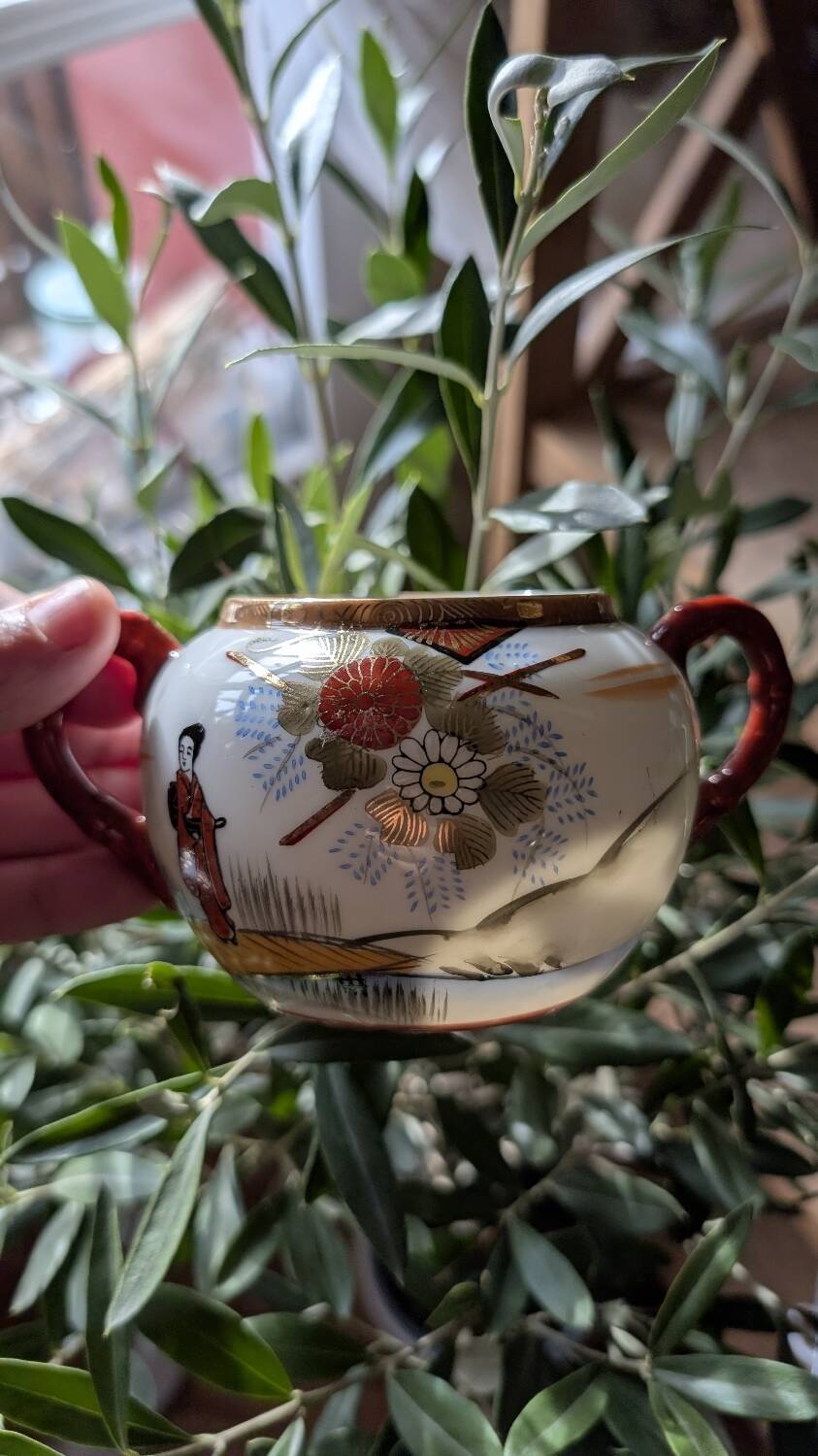 Japanese Kutani porcelain sugar bowl