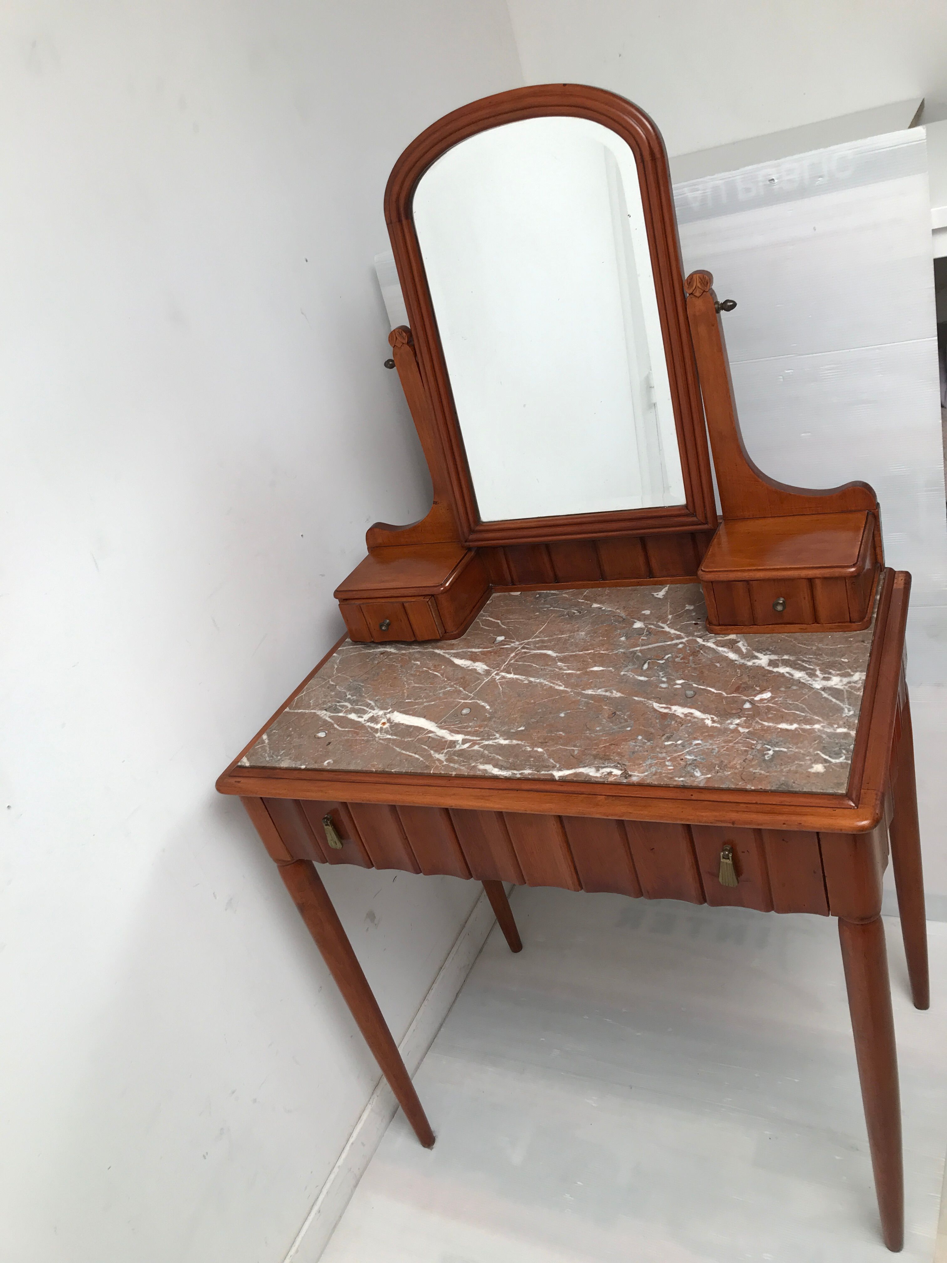 Art deco hairdresser 20s