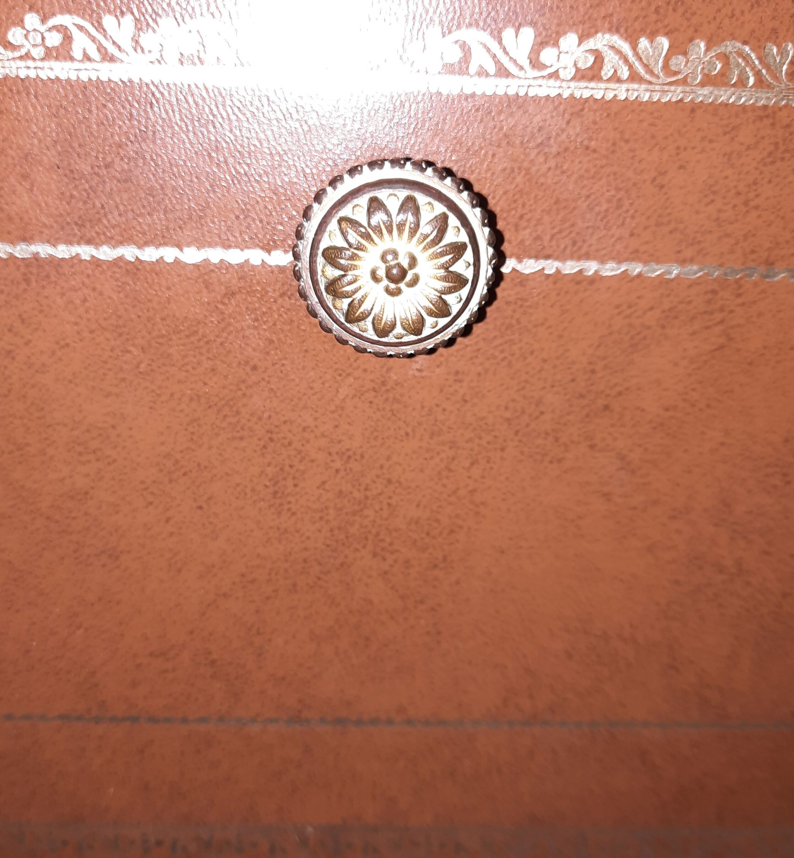 Leather cardboard maker