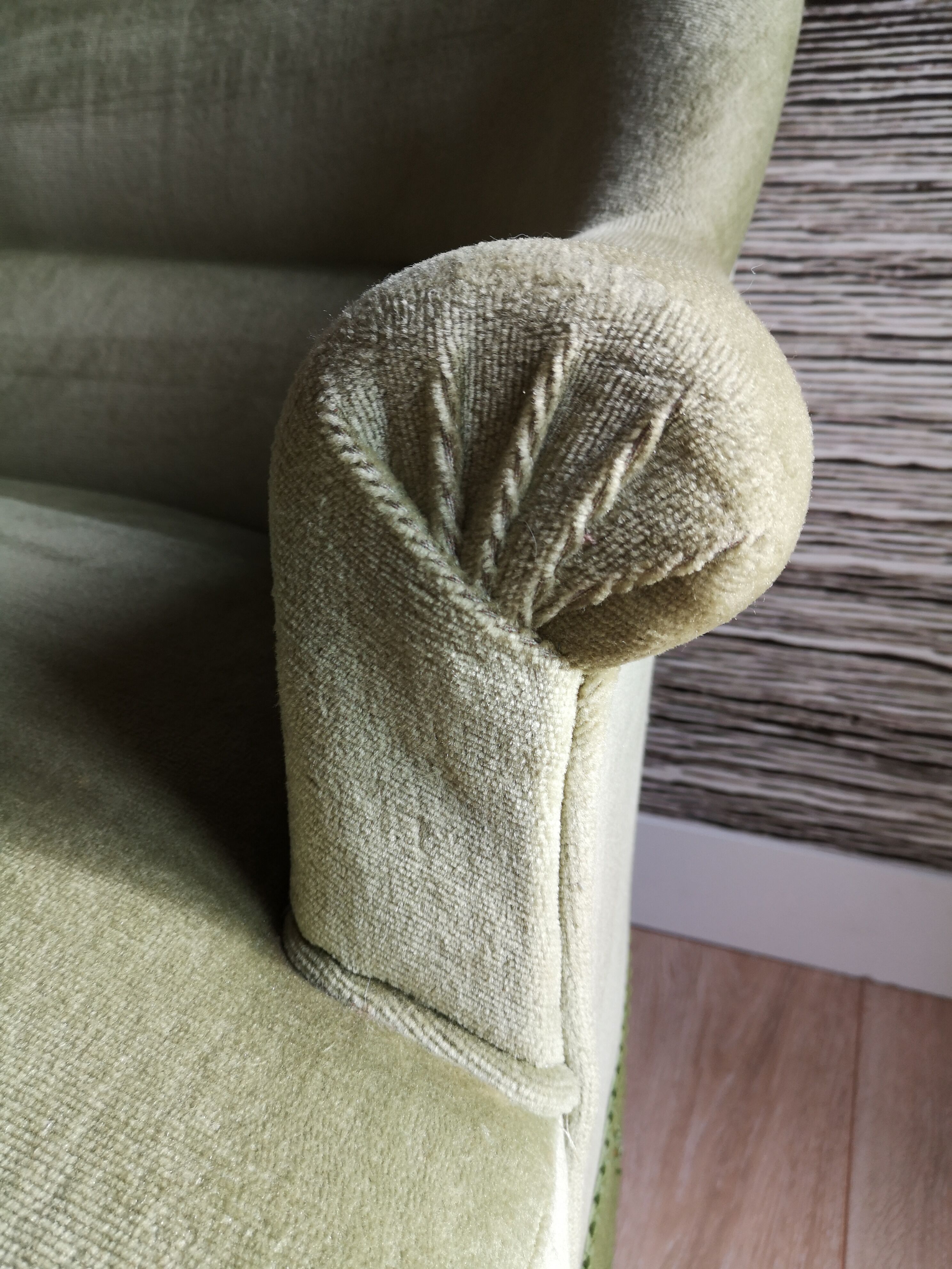 Green velvet toad sofa