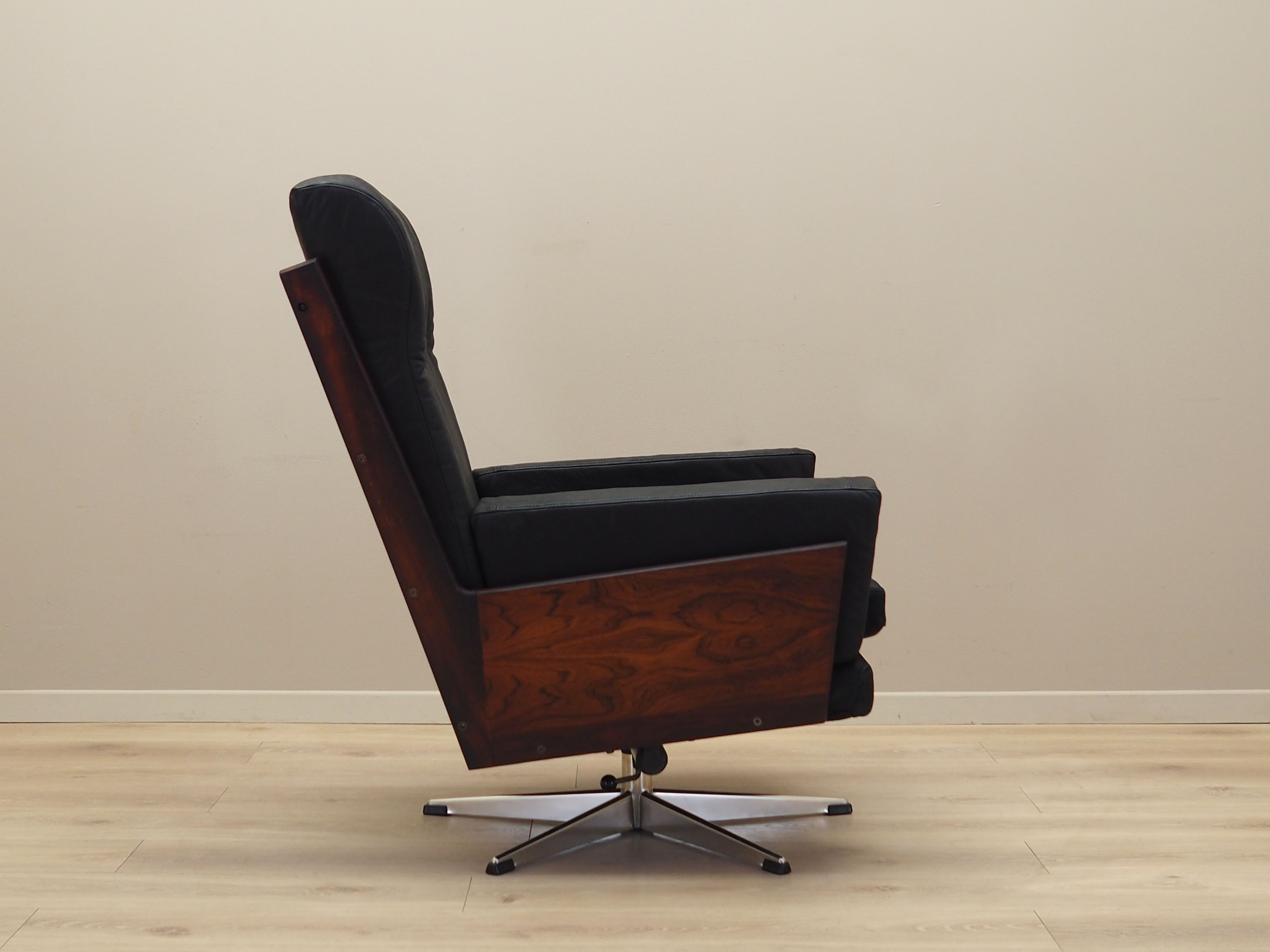 Fauteuil de bureau en cuir, design danois, années 1970, production: Danemark