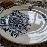 Iron earth dish, 19th century
