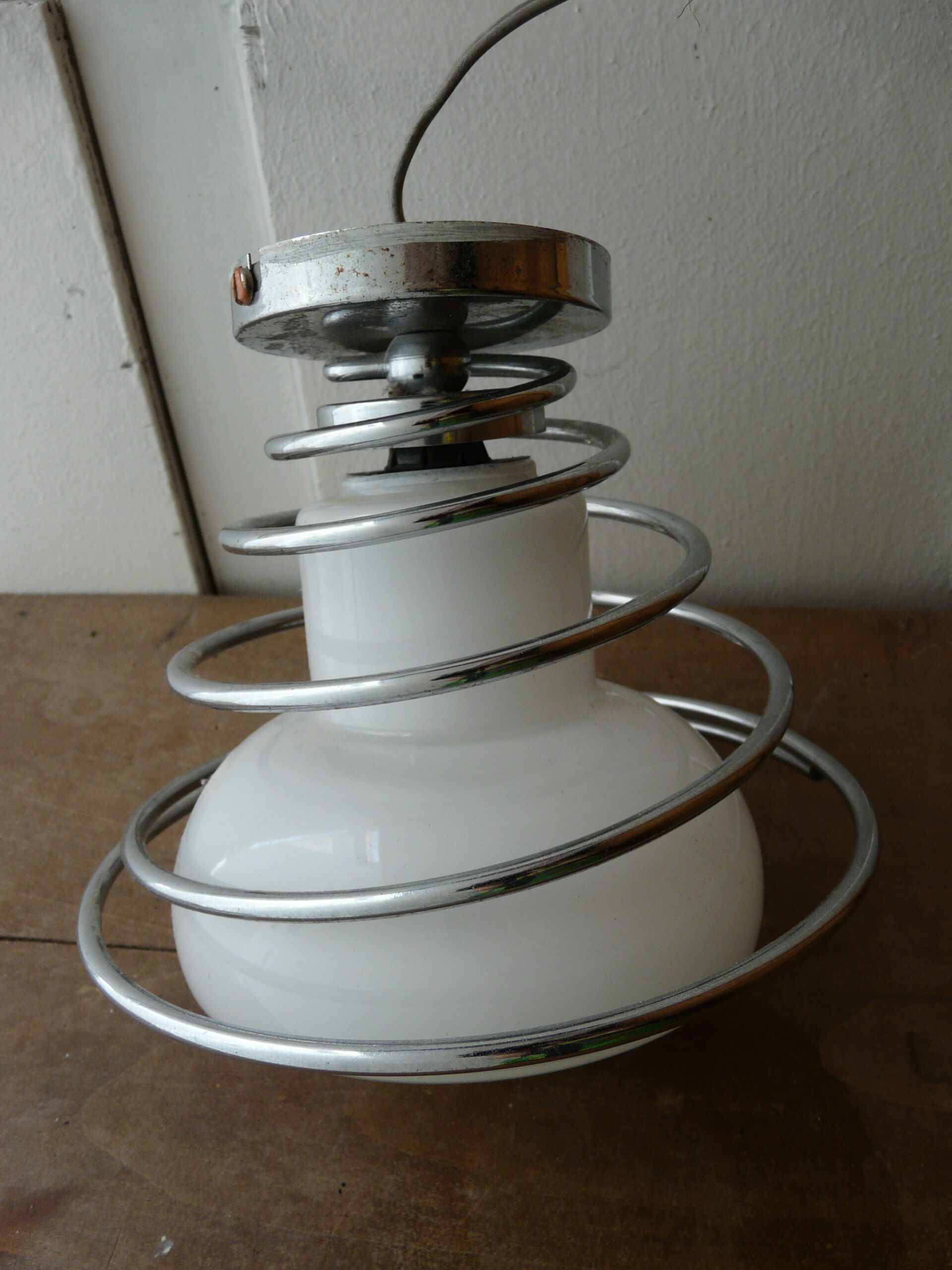 Ceiling light art deco metal chrome and opaline