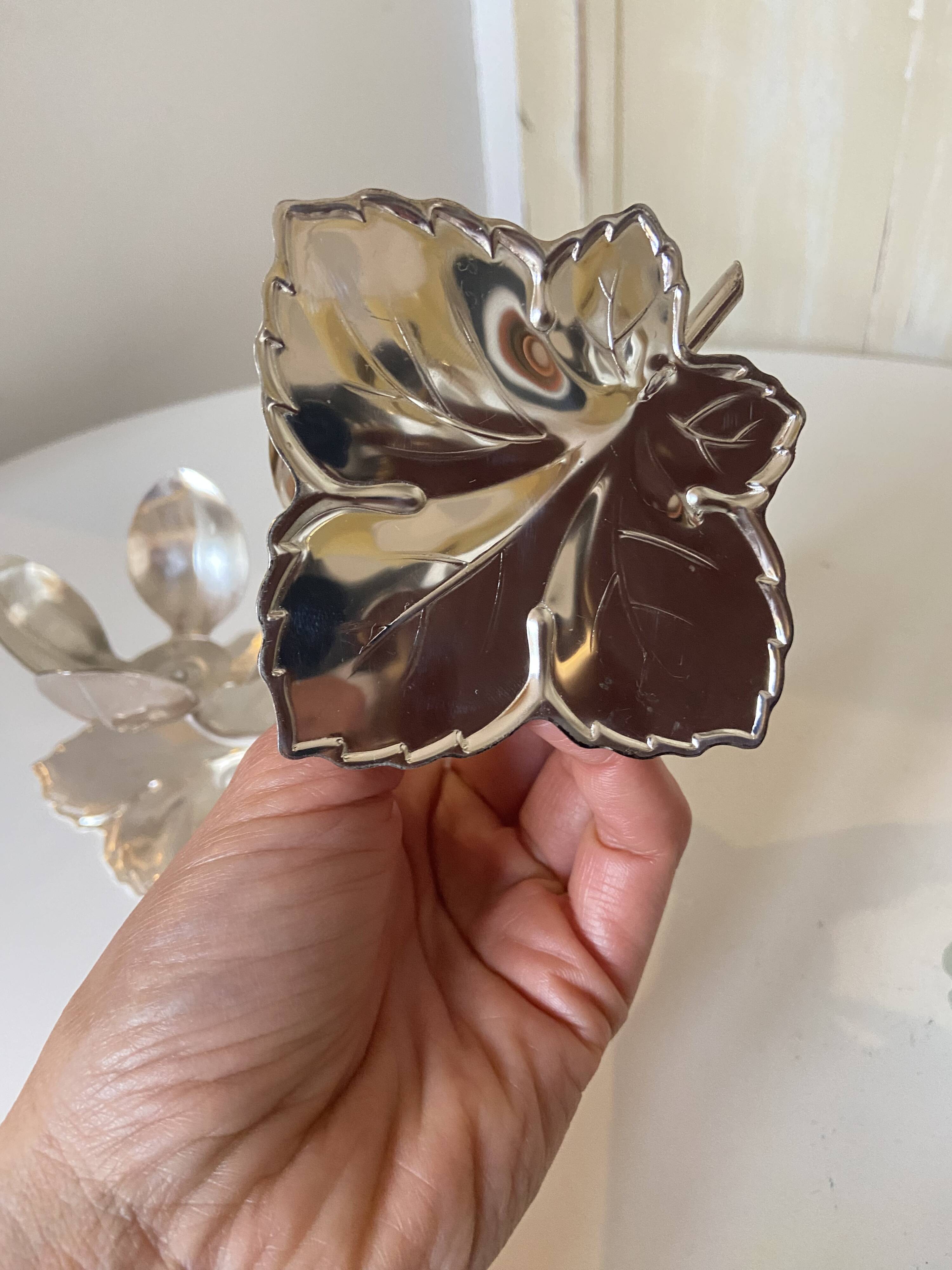 Set of 2 Silver Candle Holders - Tulip Shape on Vine Leaf