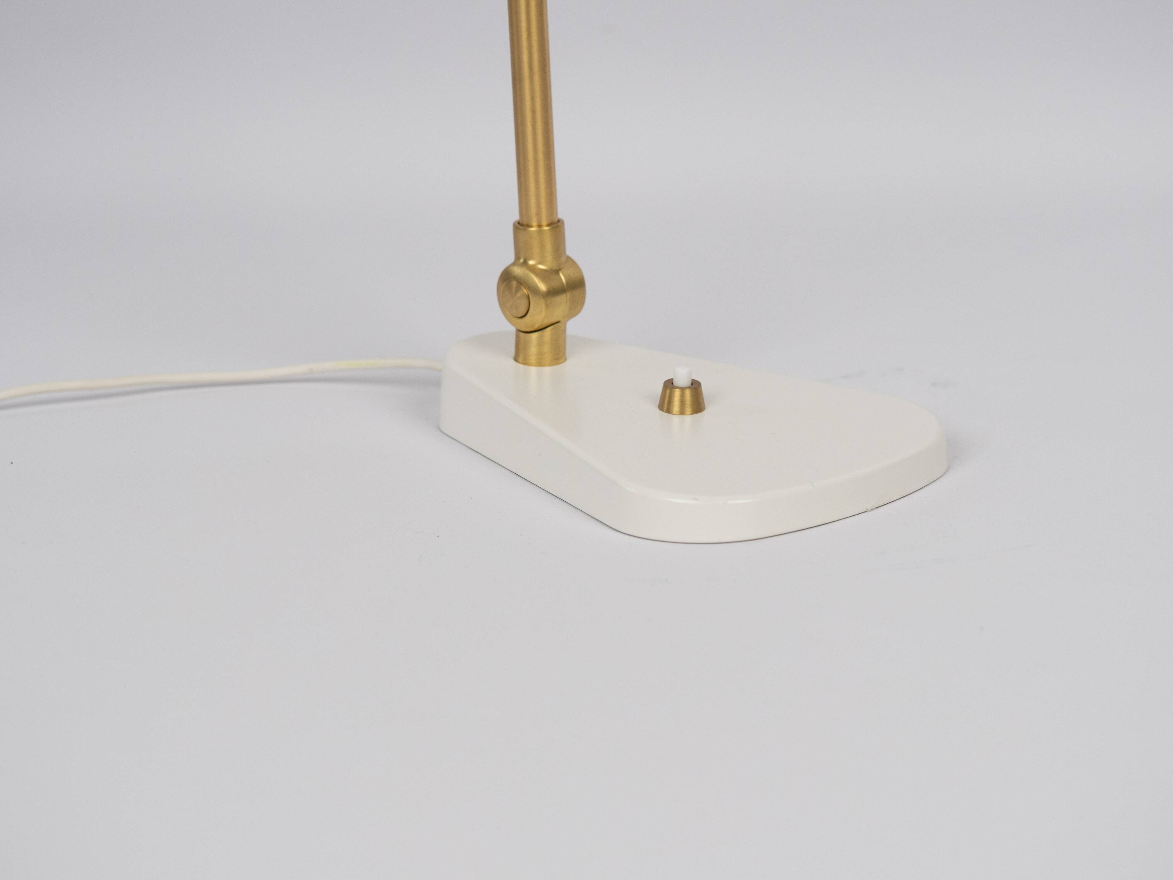 Lampe de table VL38 de Vilh. Lauritzen, Louis Poulsen, années 1940