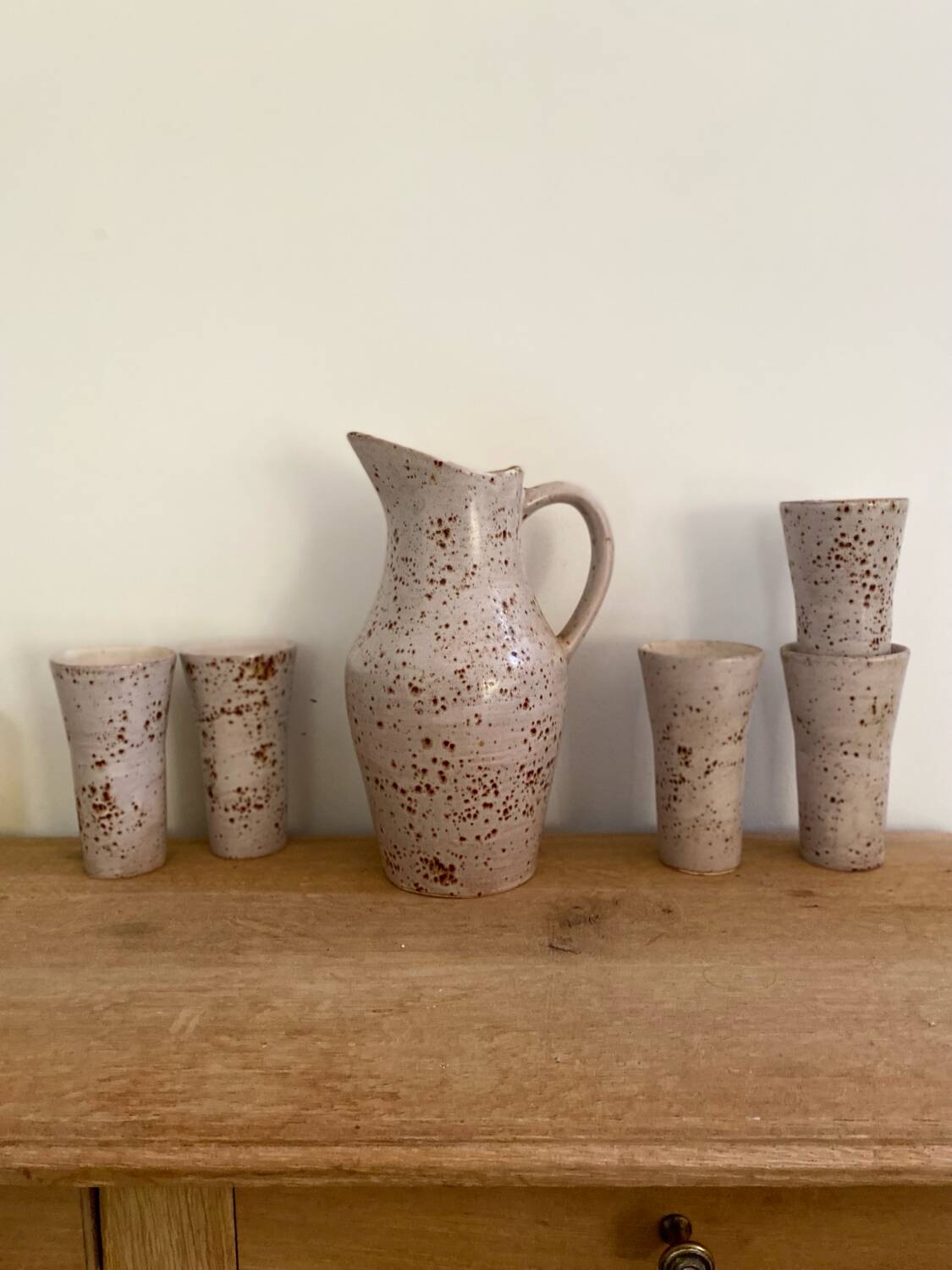 Service à orangeade en grès moucheté signé Farah, Vallauris années 1960-70