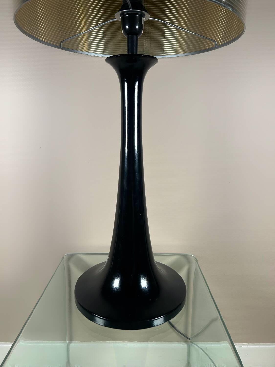 Large 80s designer tulip foot lamp