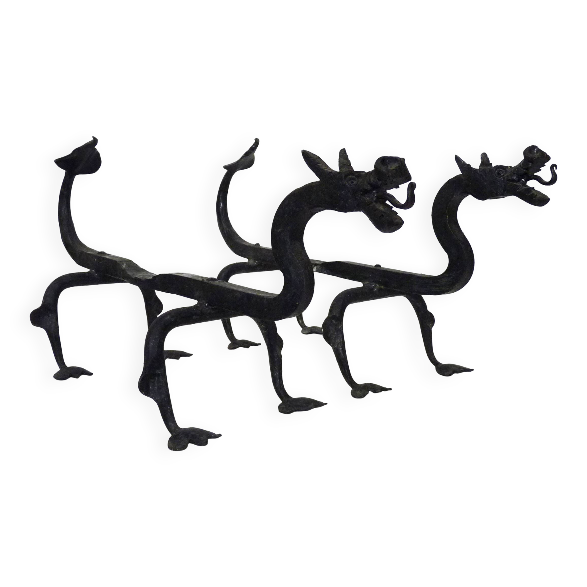 Paire de chenets de cheminée aux dragons en fer forgé