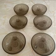Saladier et ramequins verre fumé signés Muller frères.