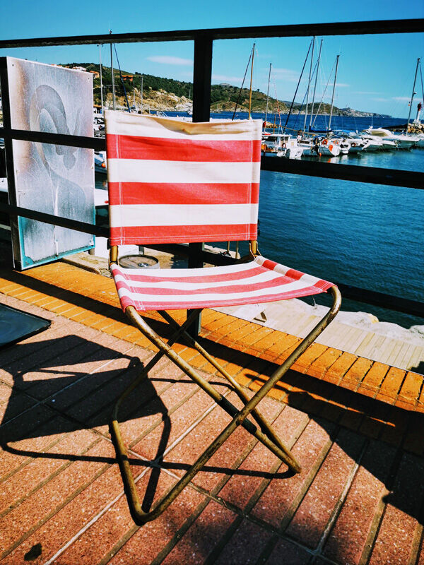 Foldable camping seat