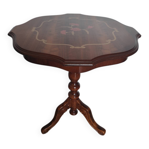 Guéridon /  table d'appoint  en noyer