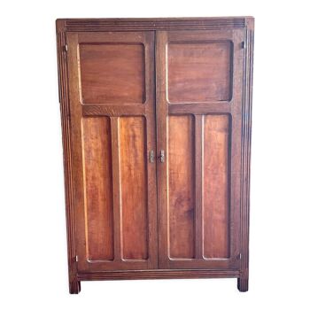 Armoire parisienne