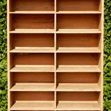 Superbe ancien meuble de métier à casiers et placard en chêne massif