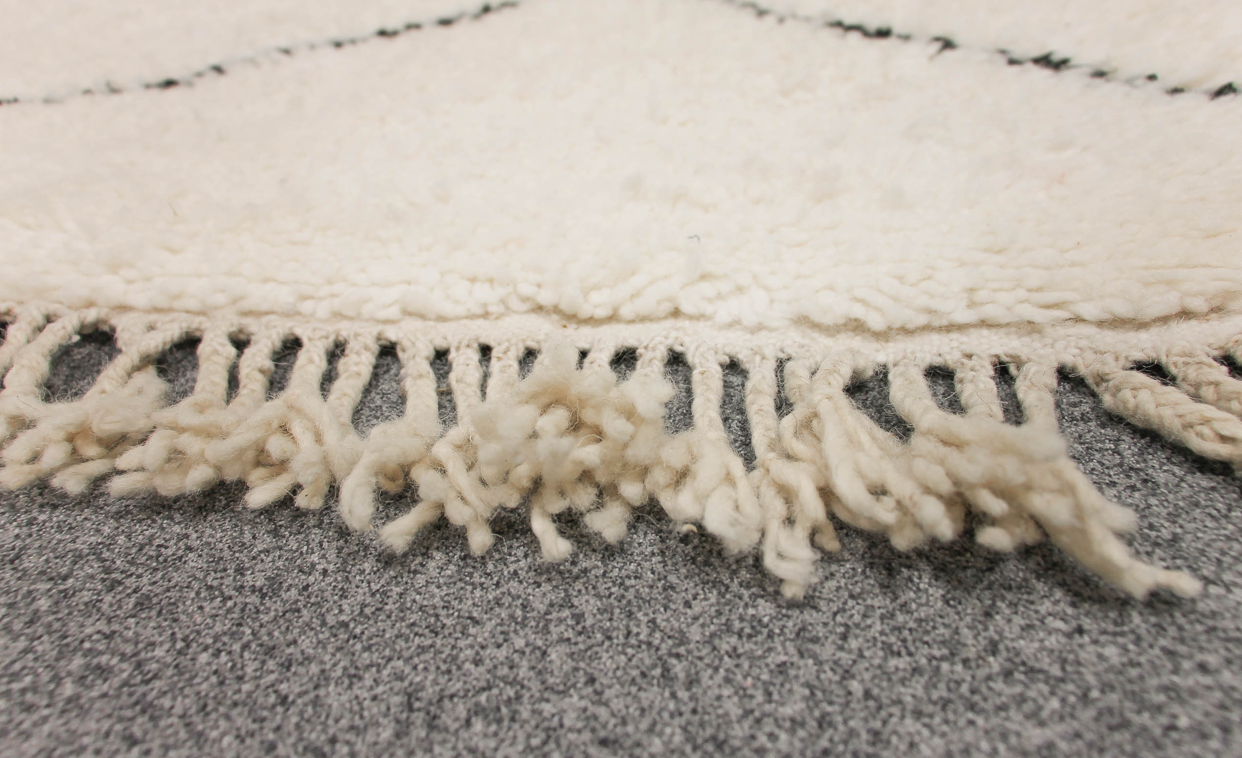 Berber carpet Beni Ouarain "Taliwine" with diamonds