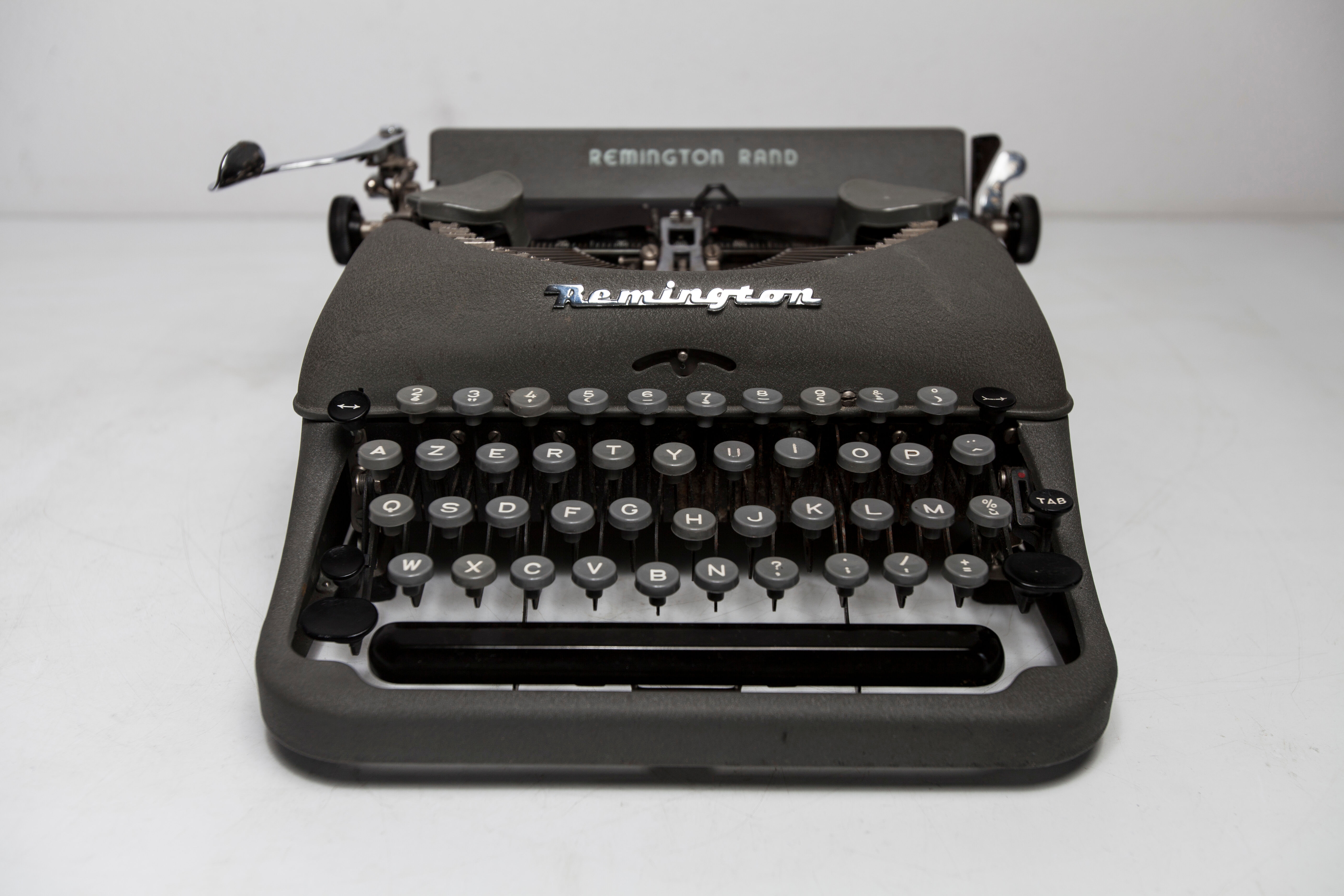Typewriter Remington rand 1947 deluxe model 5 revised and new ribbon