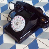 Bakelite vintage dial phone