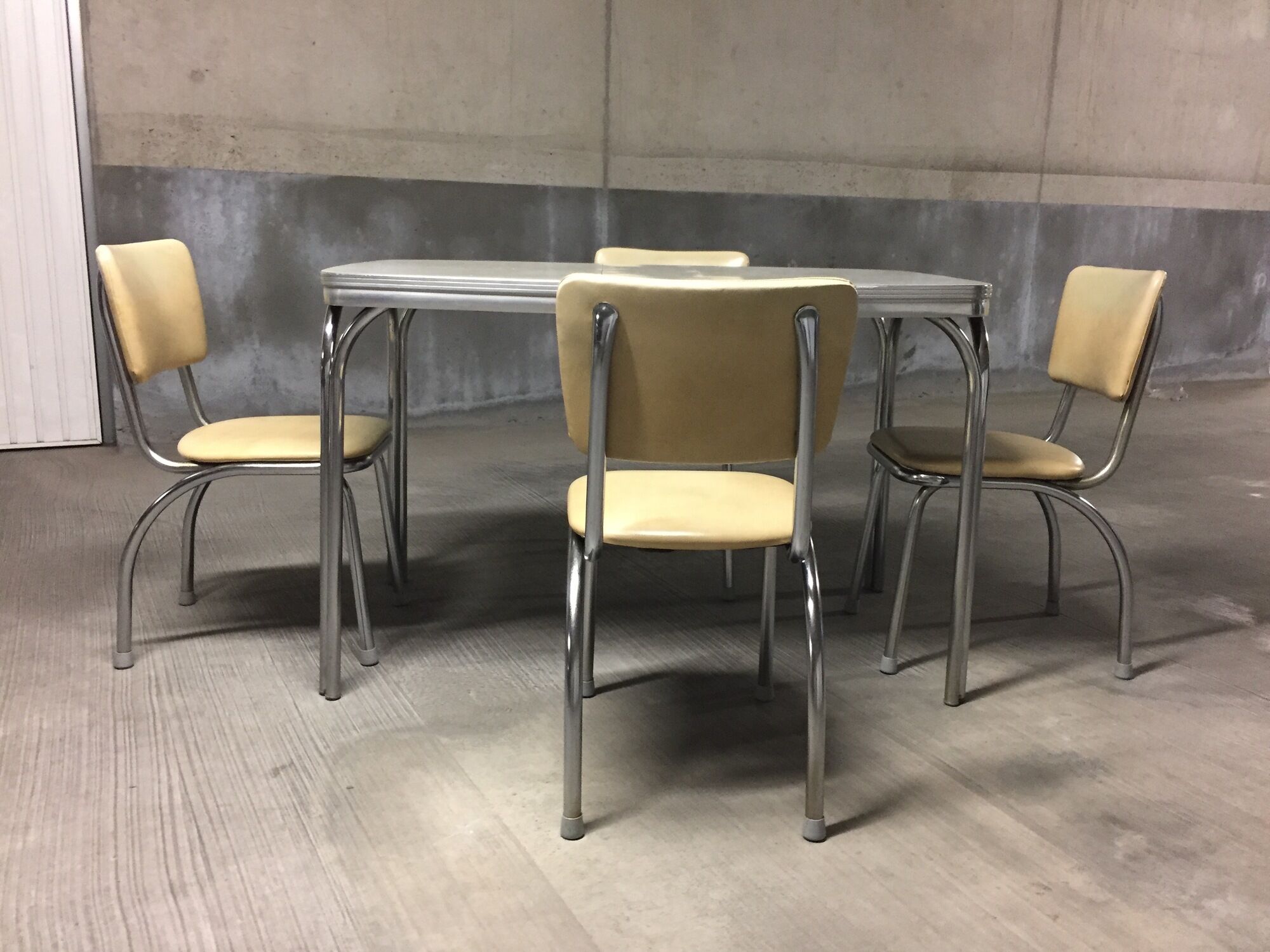 Table formica et chaises par American Fixture, 1950
