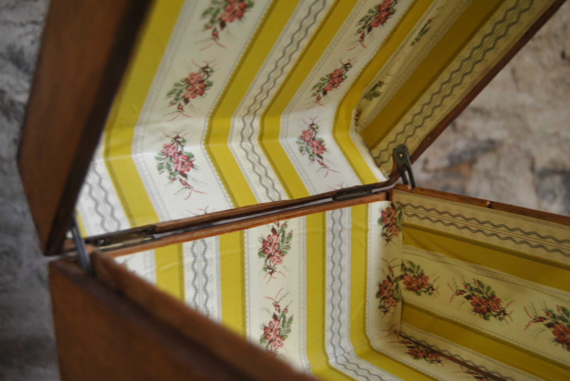 Vintage lined interior wooden long box