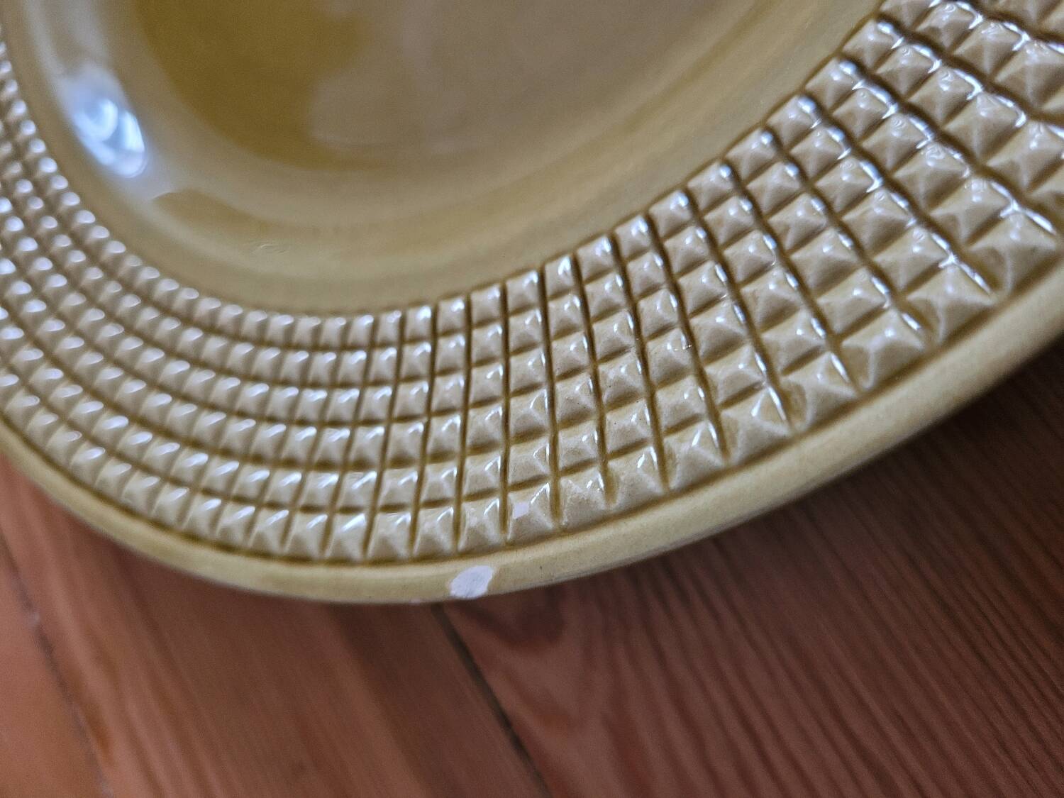 Set of 6 Niderviller flat plates