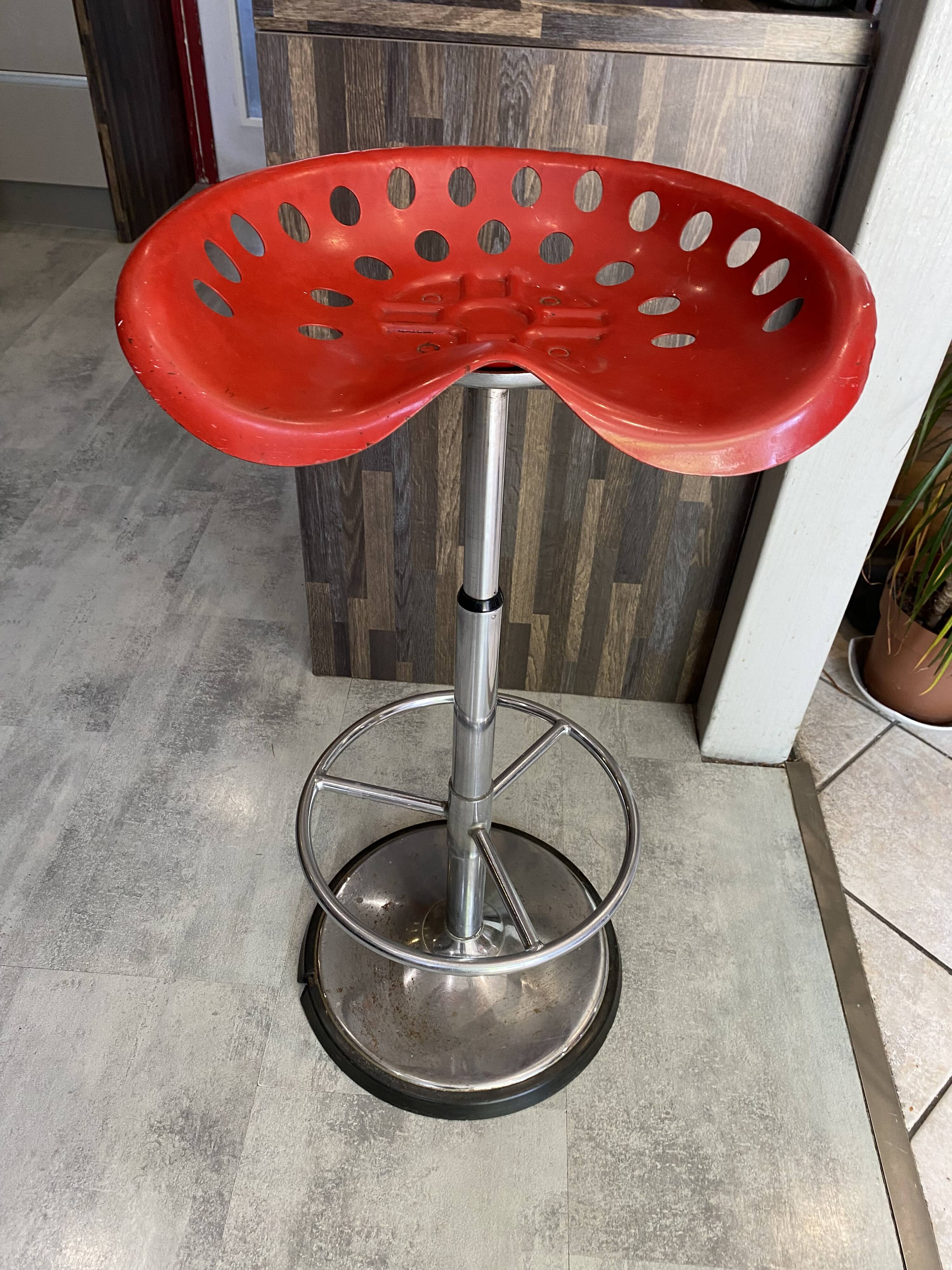 Red stool Faucheuse swivel Etienne Fermigier mirima 70
