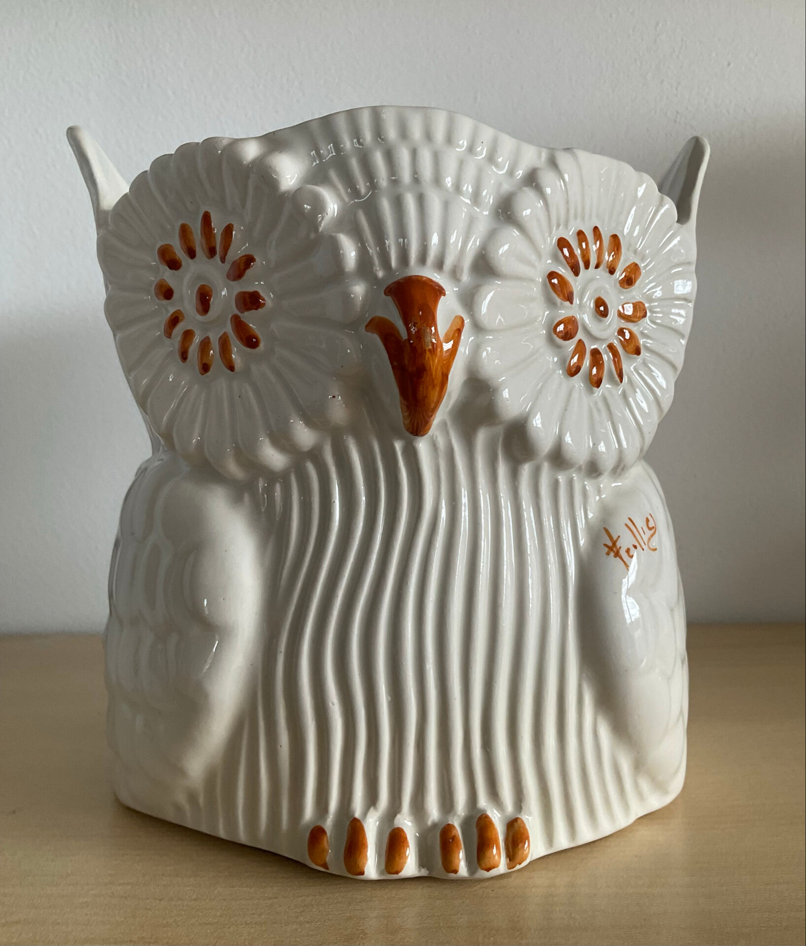 Vintage ceramic owl cache pot signed
