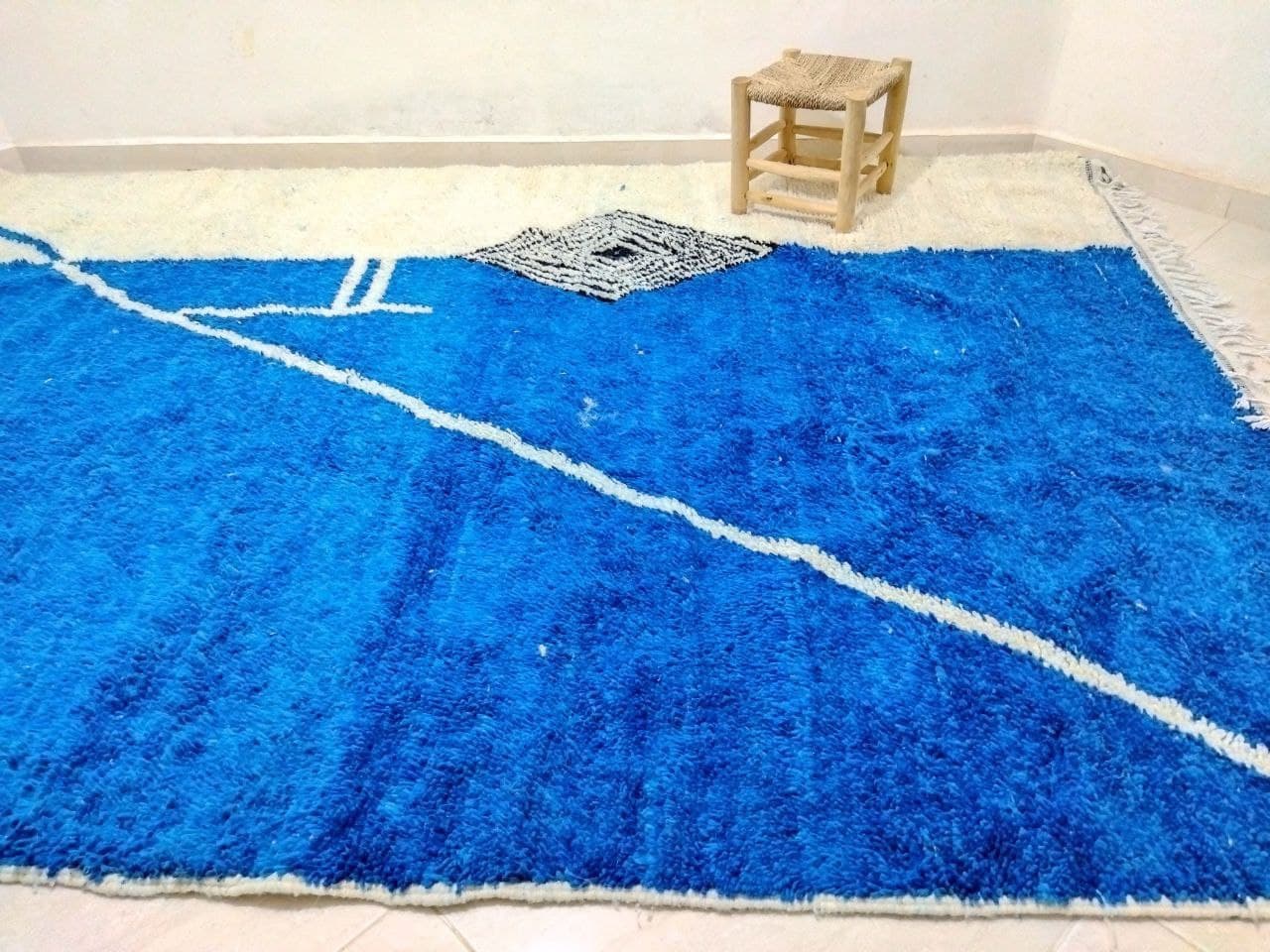 Tapis berbère marocain bleu 307 x 204cm