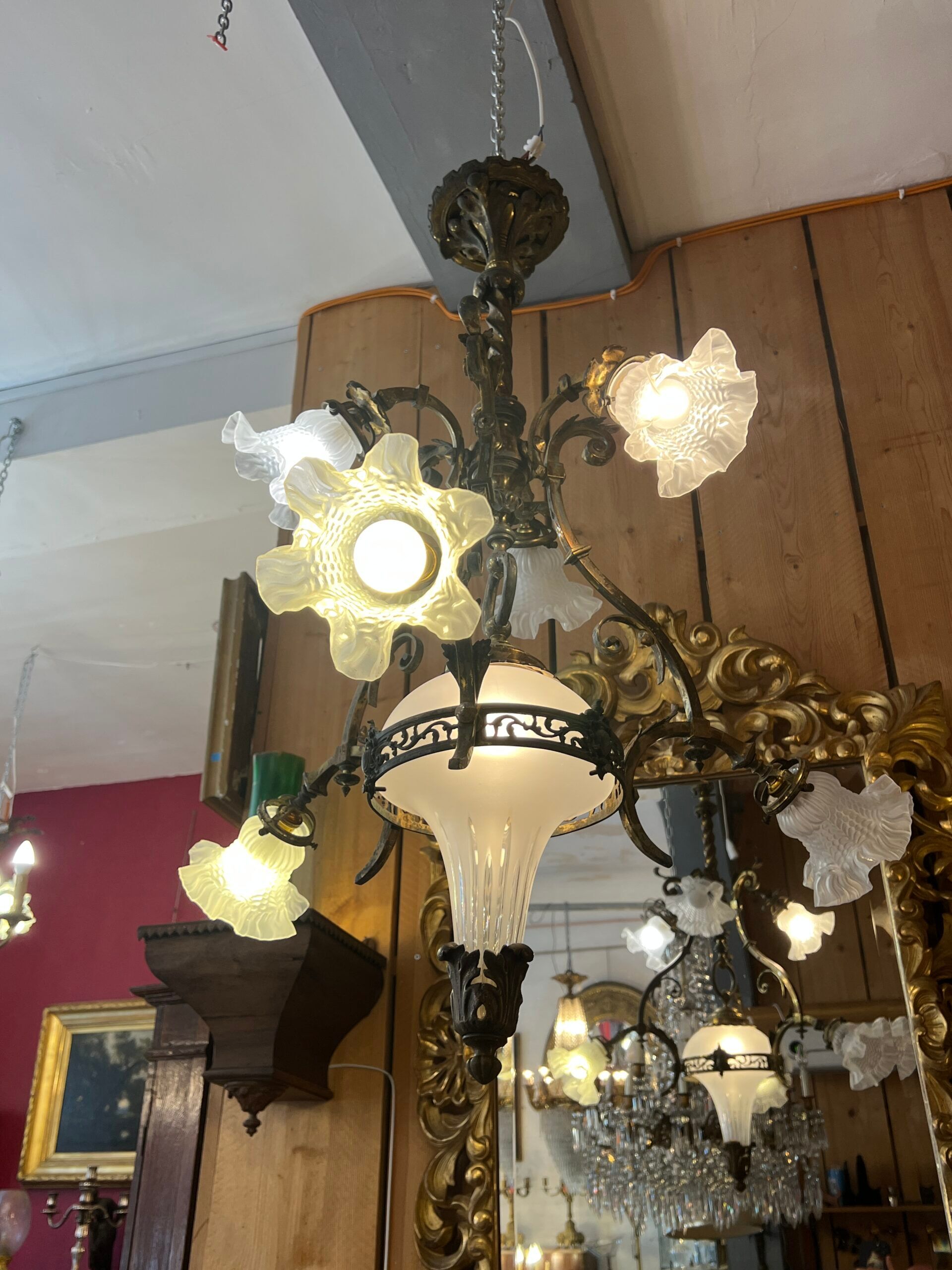 19th century brass and bronze chandelier, Napoleon III, illuminated by 6 tulips and a central globe