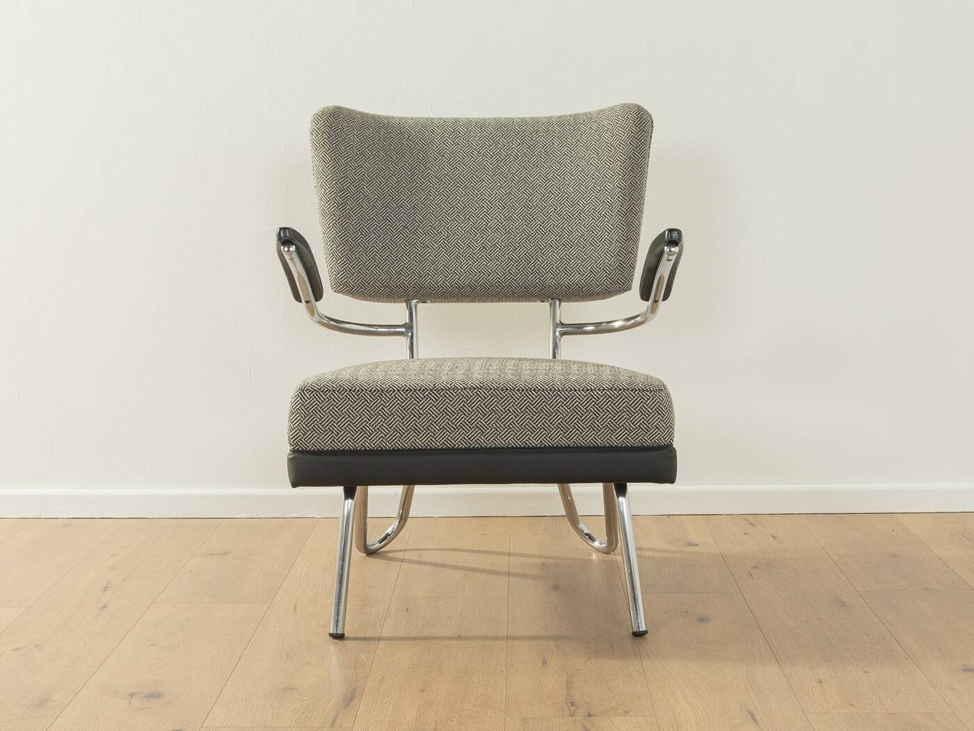 1930s armchair, Mauser