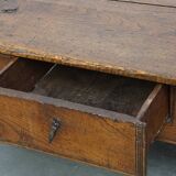 Table basse antique d'Europe du Sud du XVIIIe siècle