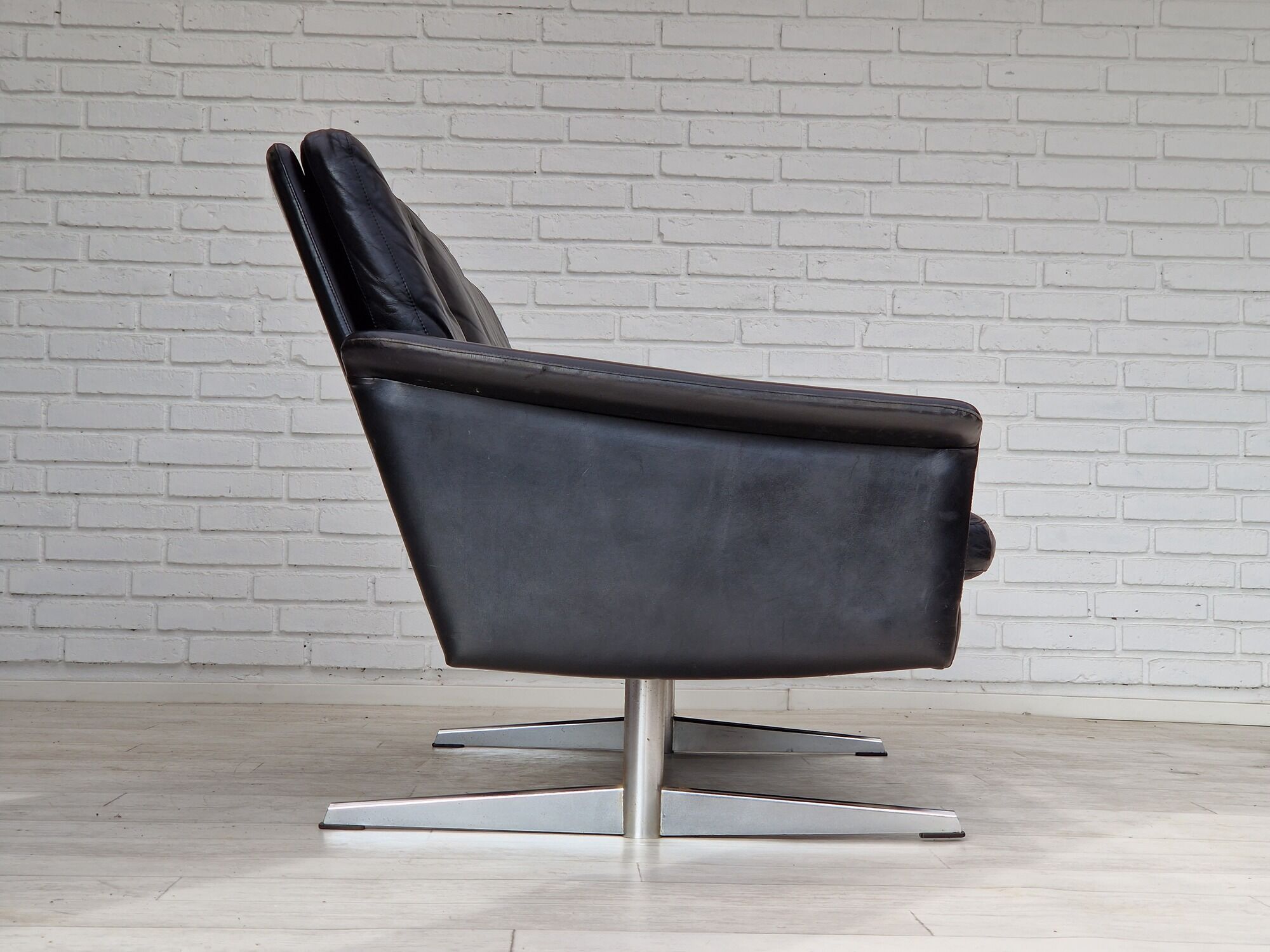 1970s, Danish design by Georg Thams for Vejen Møbelfabrik, 3 seater sofa, leather.