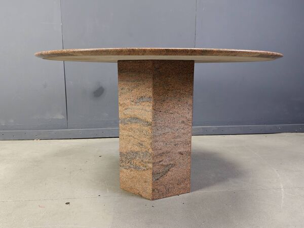 Table à manger vintage en granit