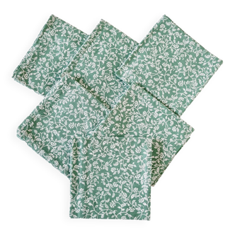 6 green cotton cloth napkins with white linens