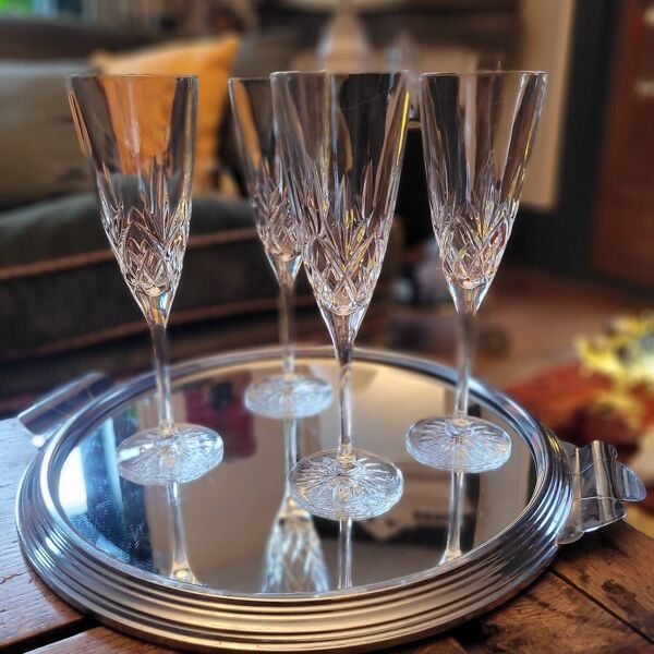 Flûtes en cristal taillé à pied étoilé. Années 60Flûtes en cristal