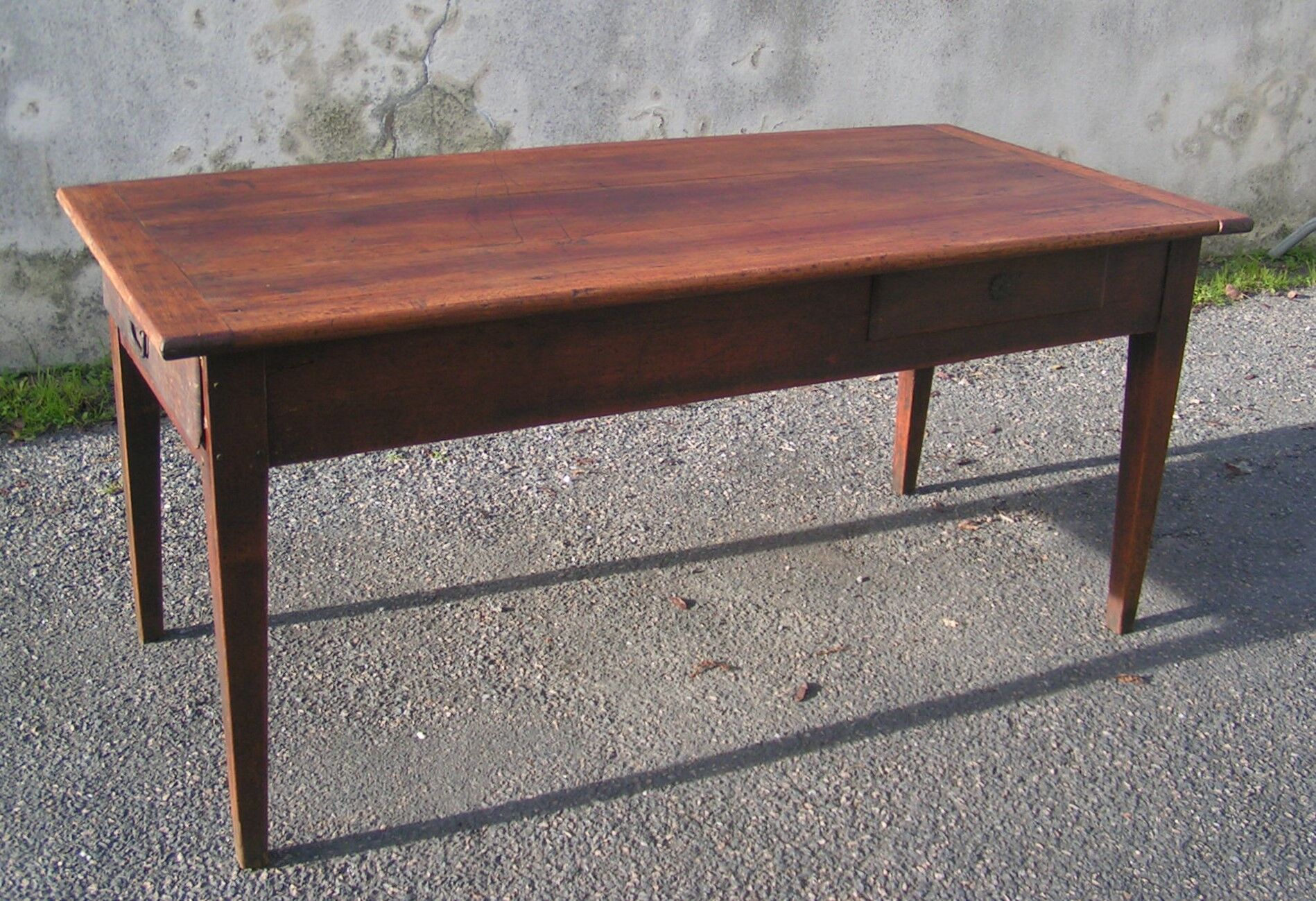 Farm table