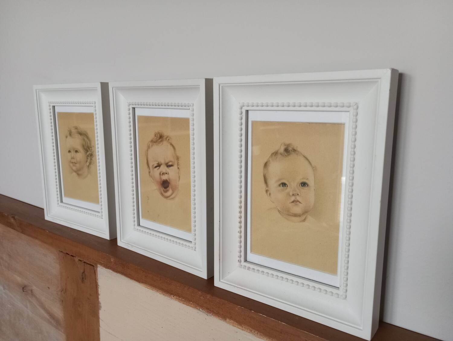 Trio d'illustrations juvéniles