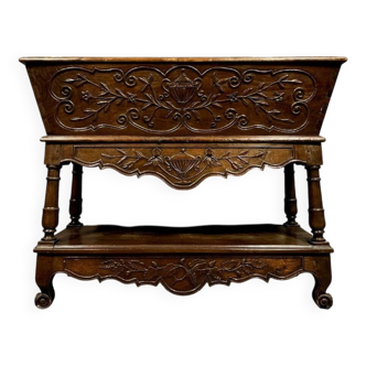 Maie Pétrin provençale de style Louis XV en noyer sculpté circa 1880-1900