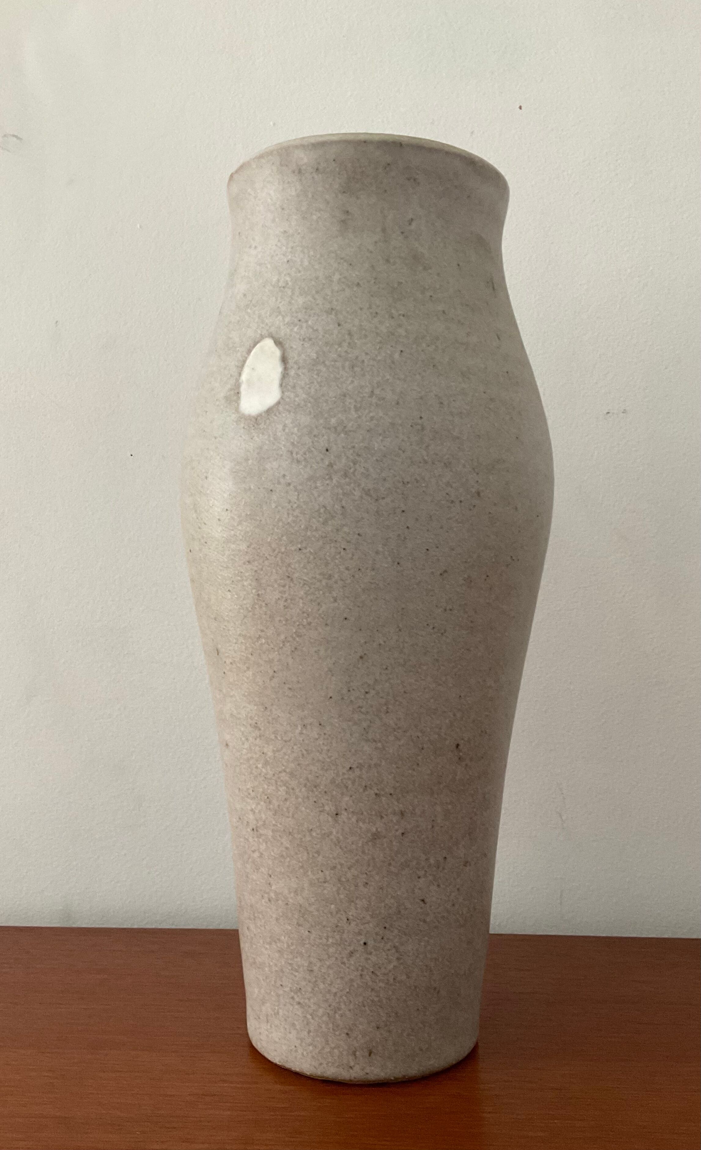 Vase vintage en grès signé des années 80