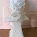 Statuette