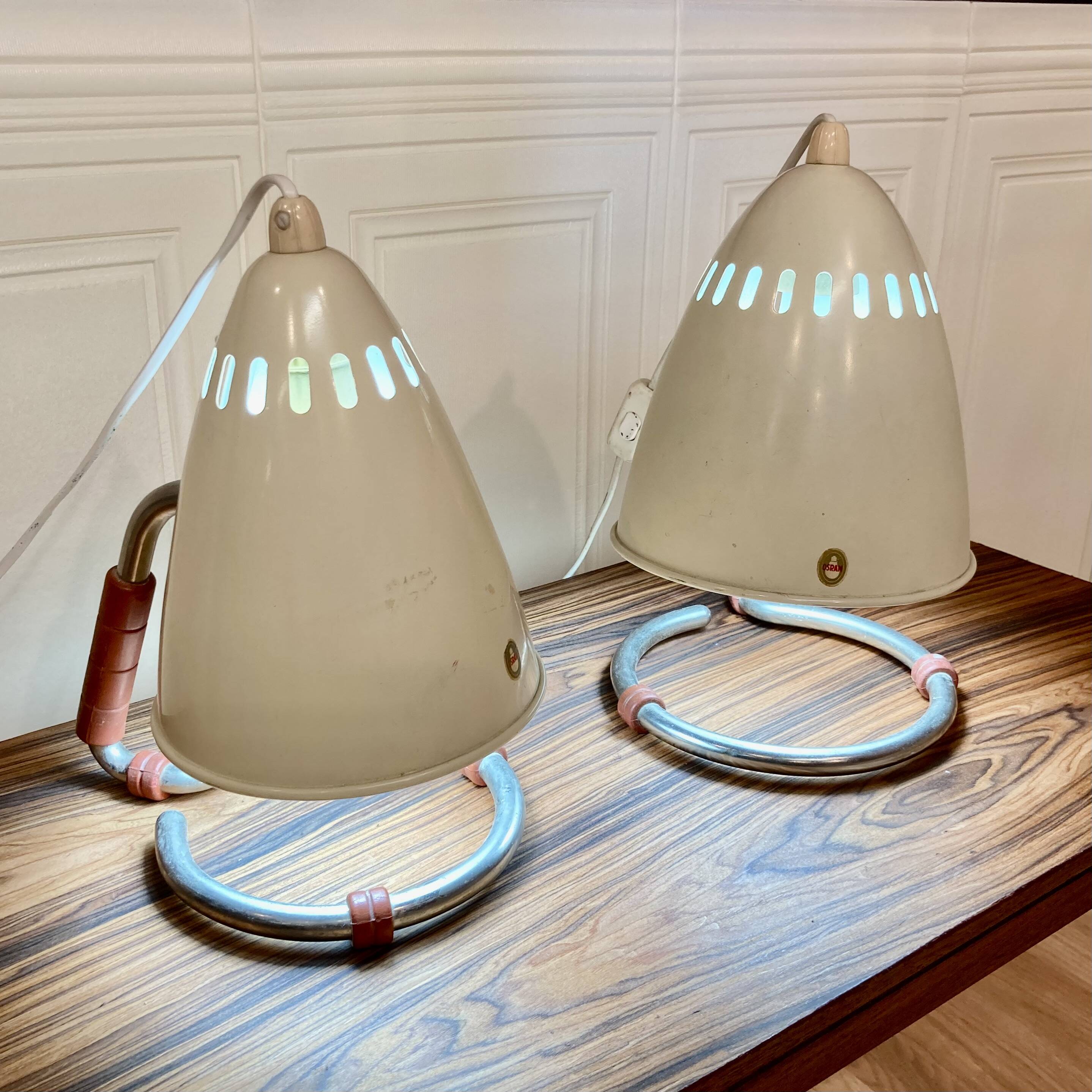 Paire de grandes lampes métal osram 1950.
