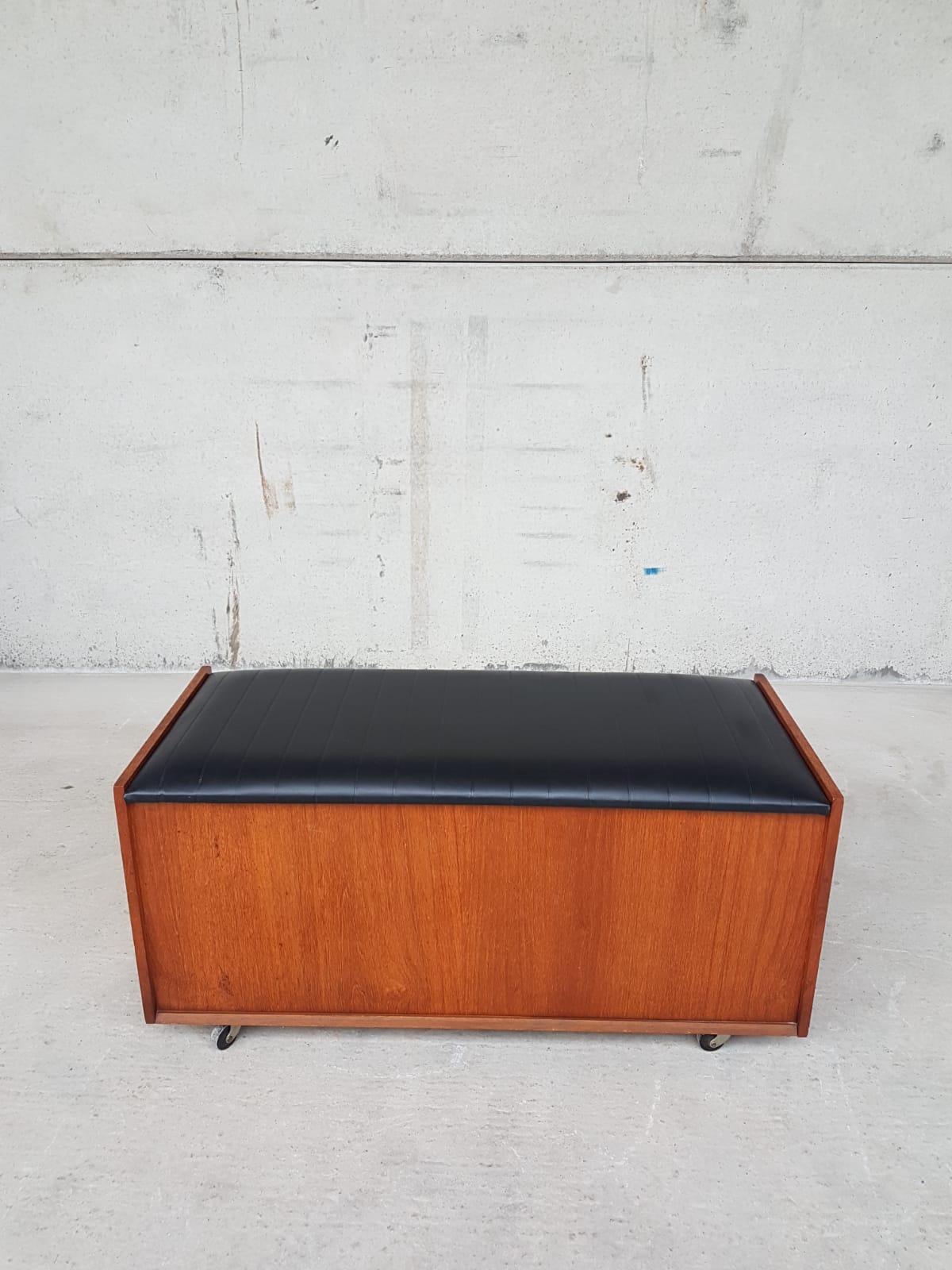 Vtg Mid Century Teak Blanket Ottoman Storage Chest Trunk Window Box Seat Bench
