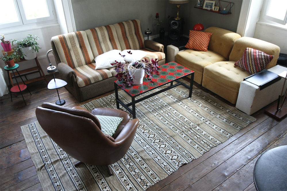 Ethnic carpets in wool 256 x 174cm