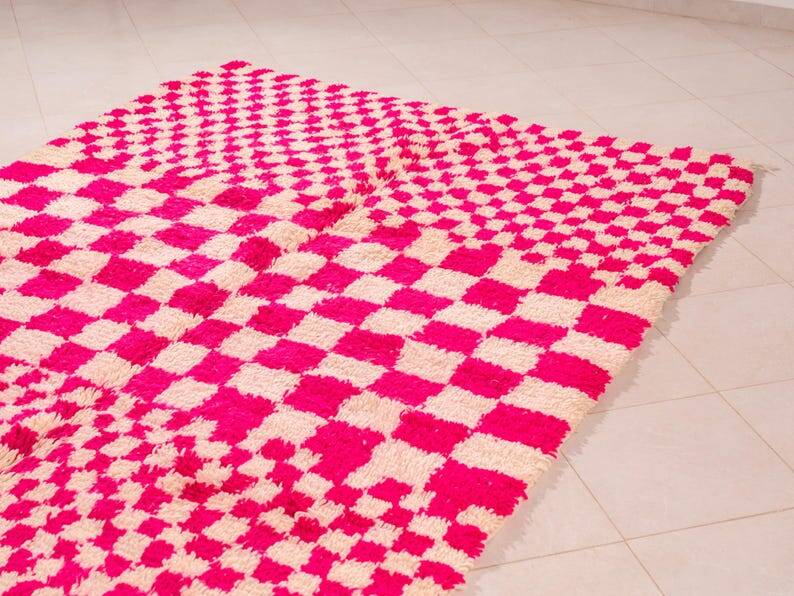 Pure wool rug, size 100 x 200 cm, red