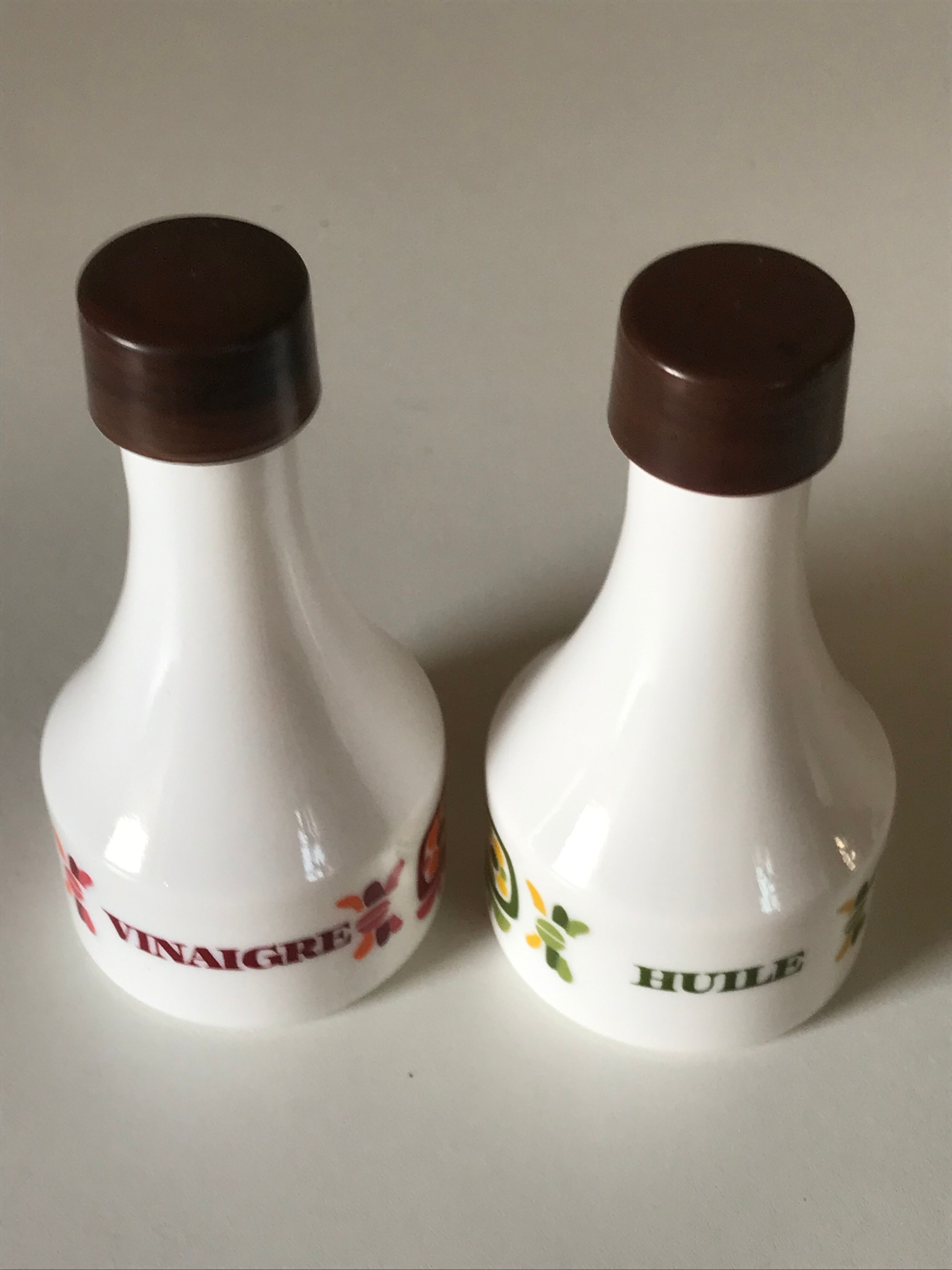 Set oil and vinegar mobil vintage years 70 s