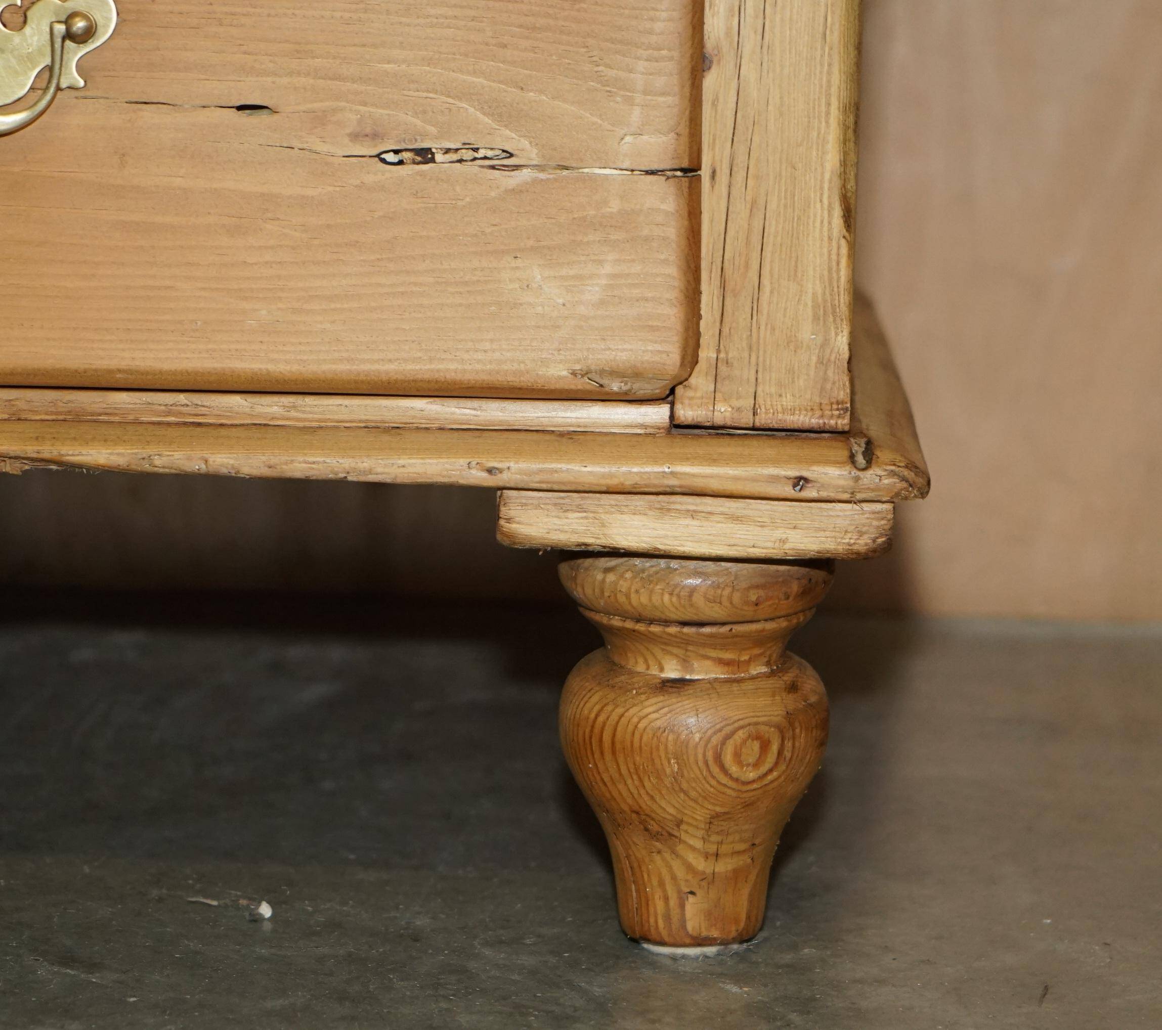Restored Antique Régisseuse Buffet in Pine, Circa 1860