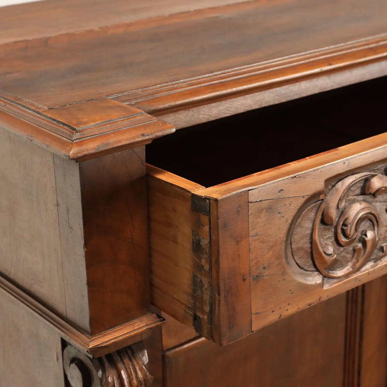 Antique neo-Renaissance walnut buffet, Italy, 19th century