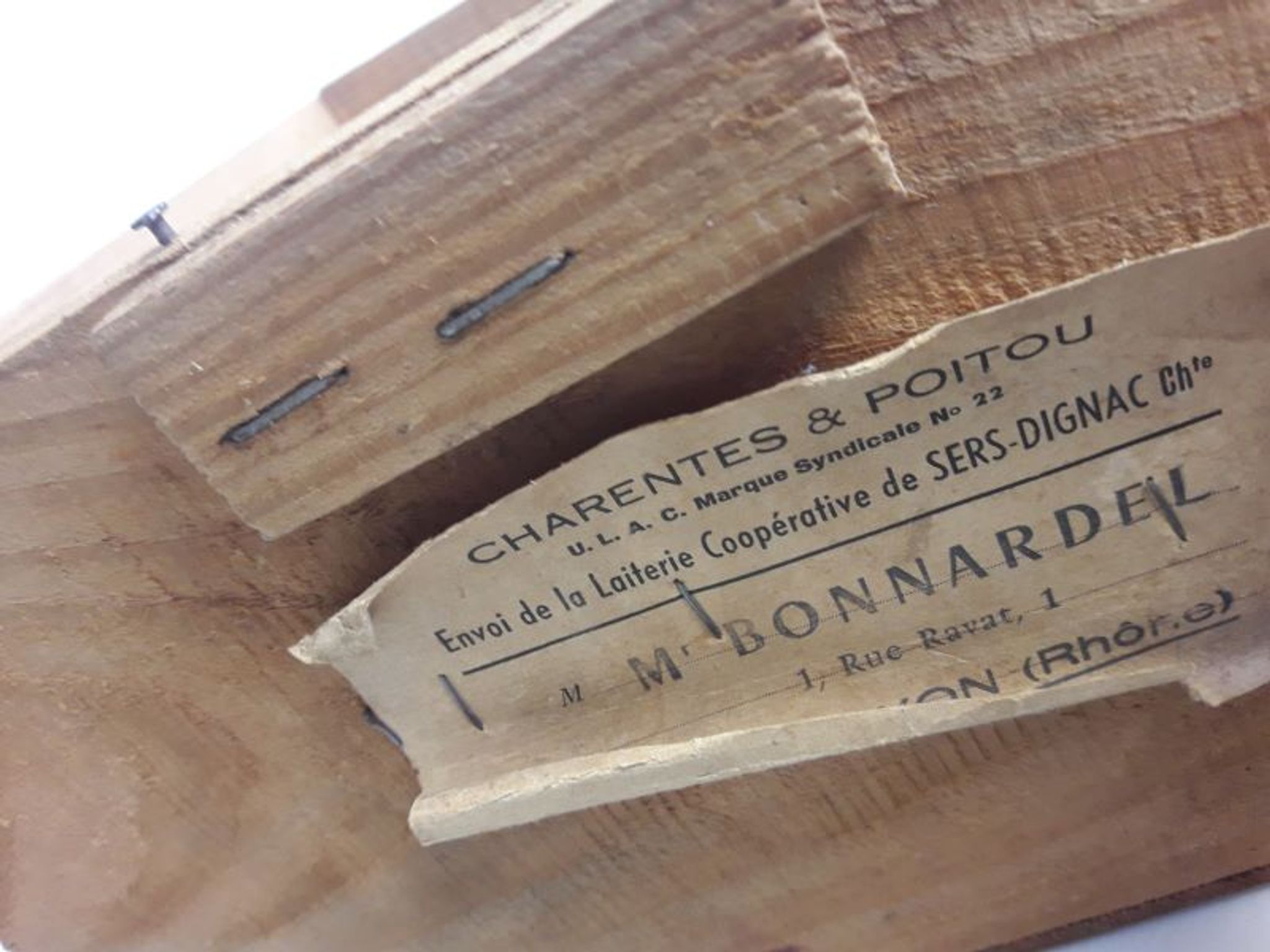 Caisse bois laiterie Charentes