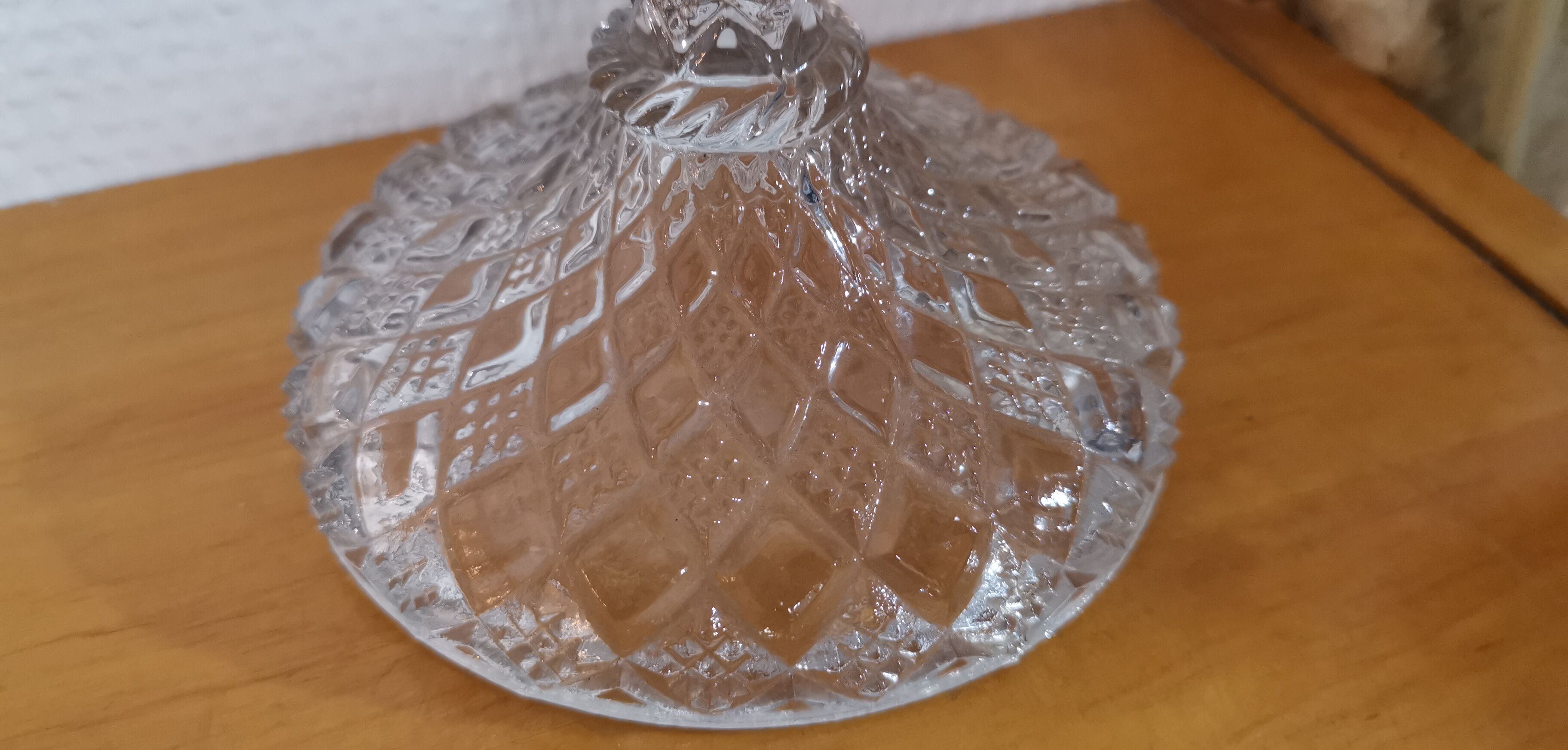 Portieux candle holder in molded glass